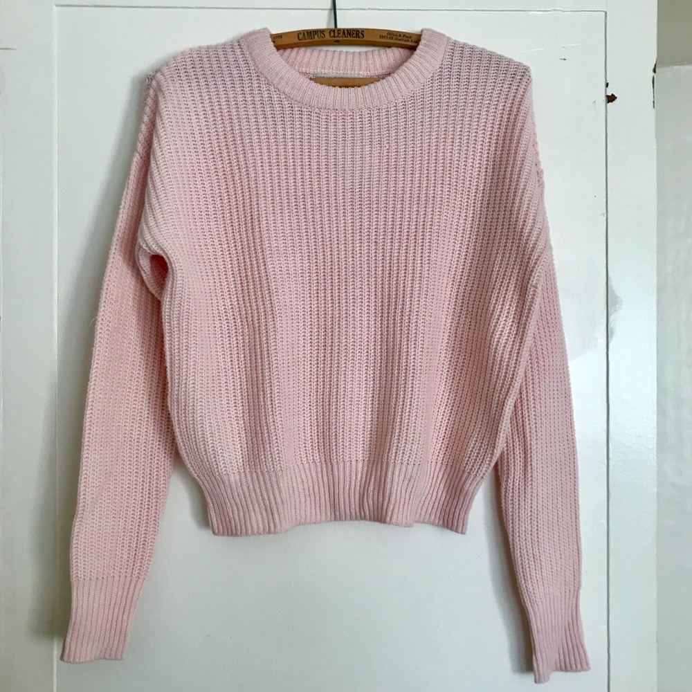 URBAN OUTFITTERS SOFT LIGHT PINK SWEATER